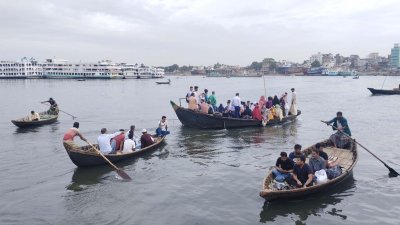 লঞ্চ চলাচল বন্ধ থাকলেও নৌ চলাচল স্বাভাবিক রয়েছে