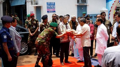 পাবনার ডায়াবেটিক সমিতি রাষ্ট্রপতিকে ফুলেল শুভেচ্ছা
