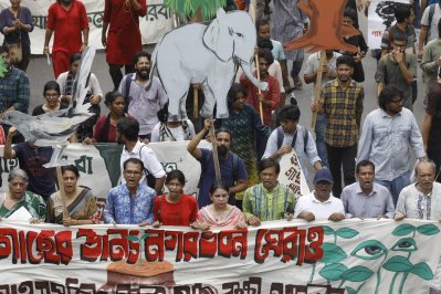 নগর ভবন অভিমুখে আন্দোলনকারীরা। ছবি: সাজ্জাদ হোসেন