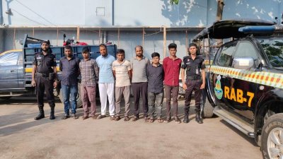 গ্রেফতার সাত আসামি