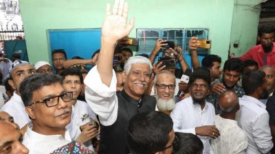 আওয়ামী লীগের নৌকার প্রার্থী অ্যাডভোকেট আজমত উল্লা খান