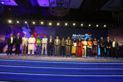 বর্ষসেরা ক্রীড়াবিদ লিটন দাস, পপুলার চয়েজে সাবিনা খাতুন