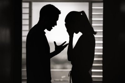 সম্পর্কের জন্য যে অভ্যাসগুলো ক্ষতিকর