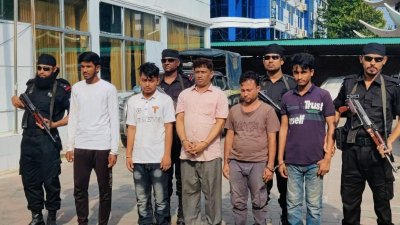 গ্রেফতার পাঁচ মাদক কারবারি