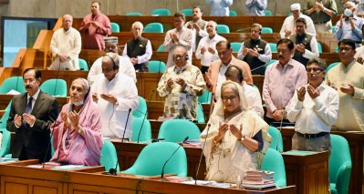 সংসদ সদস্য আফসারুল আমীনের মৃত্যুতে জাতীয় সংসদে শোকপ্রস্তাবের ওপর আলোচনা ও মোনাজাতে অংশ নেন প্রধানমন্ত্রী শেখ হাসিনা (ছবি: ফোকাস বাংলা)