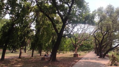 গরমে হাঁসফাঁস, অতিষ্ঠ জনজীবন (ফটো স্টোরি)