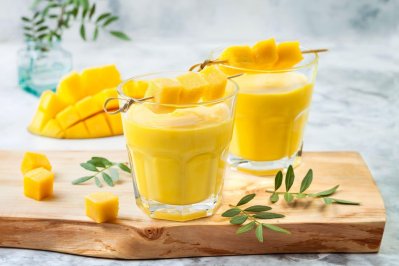 আমের লাচ্ছি 