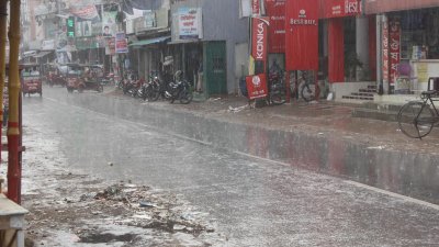 অবশেষে দিনাজপুরে বৃষ্টি