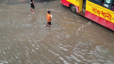 ৪০ মিনিটেও পানি সরেনি