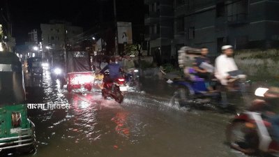 চরম দুর্ভোগে পড়েছেন নগরবাসী