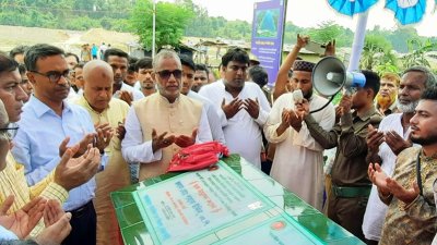 আলতাদীঘি জাতীয় উদ্যানের নিরাপত্তায় থাকা কর্মীদের জন্য ডরমেটরি ভবন, দর্শনার্থীদের জন্য স্যুভেনির শপ ও ওয়াচ টাওয়ার নির্মাণের ভিত্তিপ্রস্তর স্থাপন করেন মন্ত্রী শাহাব উদ্দিন