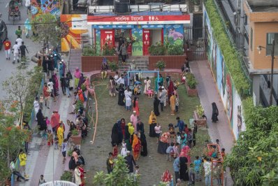 শিশুদের সঙ্গে অভিভাবকদেরও আনন্দের বিকাল