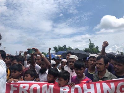 হাজারো রোহিঙ্গা বিভিন্ন দাবি ও স্লোগানে সমাবেশে অংশ নেন