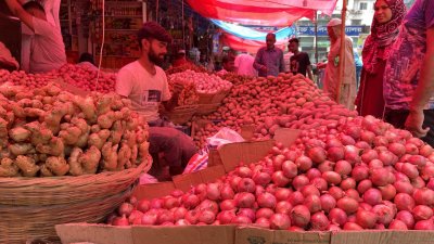 দাম বেশি হলে ভারতীয় পেঁয়াজ কিনছেন না