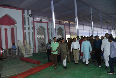 জাতীয় ঈদগাহে ঈদের জামাত আয়োজনের প্রস্তুতি দেখছেন মেয়র তাপস