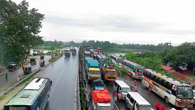 ঢাকা-টাঙ্গাইল মহাসড়কে যানজট