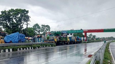 ঢাকা-টাঙ্গাইল মহাসড়কে যানজট