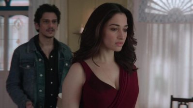 একটি দৃশ্যে তামান্না ভাটিয়া