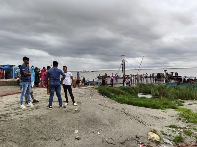 ট্রলারঘাটেও দেখা গেছে সুনসান নীরবতা