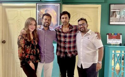 &lsquo;সুড়ঙ্গ&rsquo;র প্রযোজকের সঙ্গে নির্মাতা ও নায়ক-নায়িকা