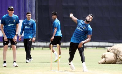 পেস বোলারদের অনুশীলনের মুহূর্ত।