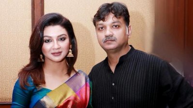 পুরনো ছবিতে জয়া-সৃজিত/ ছবি: অভিনেত্রীর ফেসবুক