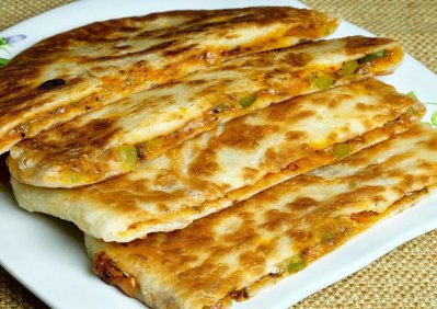 ডিম-পনির পরোটা। ছবি- ইয়াম্মি ফুড রেসিপিস  