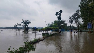 কুড়িগ্রামে অর্ধলক্ষাধিক মানুষ পানিবন্দি