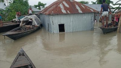 কুড়িগ্রামে অর্ধলক্ষাধিক মানুষ পানিবন্দি