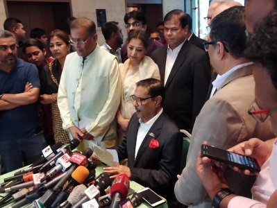 বৈঠক শেষে ওবায়দুল কাদের সাংবাদিকদের ব্রিফ করেন