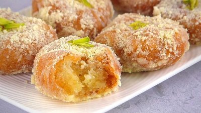 বালুসাই মিষ্টি। ছবি- আয়েশা সিদ্দিকা 