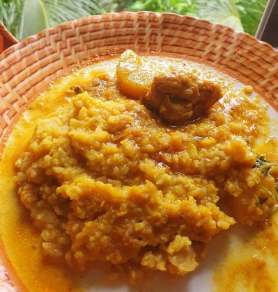 নরম খিচুড়ি বা ল্যাটকা খিচুড়ি বানিয়ে ফেলতে পারেন সহজ রেসিপিতে। ছবি- বাংলা ট্রিবিউন 
