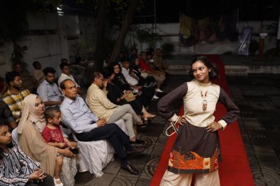 উদ্বোধনী অনুষ্ঠানের পর ফ্যাশন শোয়ের আয়োজন। ছবি- আয়োজক 