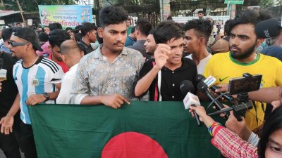 মাহমুদউল্লাহকে দলে ফেরাতে প্রধানমন্ত্রীর হস্তক্ষেপ কামনা সমর্থকদের