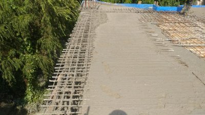 নির্মাণাধীন মসজিদের ছাদ
