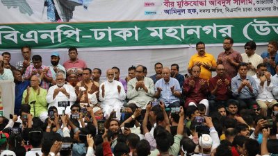 বিএনপির সমাবেশে কেন্দ্রীয় নেতারা (ফাইল ছবি)
