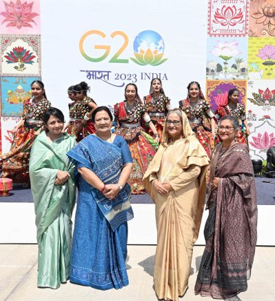 দিল্লিতে পালাম বিমান ঘাঁটিতে প্রধানমন্ত্রীকে সংবর্ধনা (ছবি: ফোকাস বাংলা)