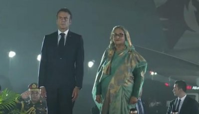 ফ্রান্সের প্রেসিডেন্ট ইমানুয়েল ম্যাক্রোঁকে হযরত শাহজালাল আন্তর্জাতিক বিমানবন্দরে গার্ড অব অনার দেওয়া হয়