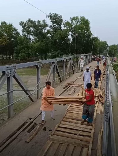 আব্দুল মান্নানের উদ্যোগে ব্রিজ সংস্কার