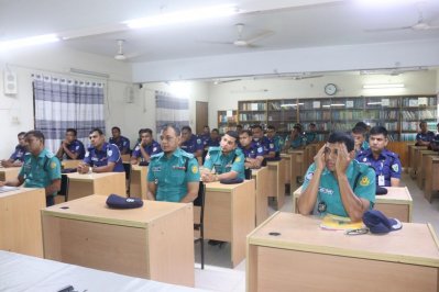 ট্রাফিক অ্যান্ড ড্রাইভিং স্কুলে (টিডিএস) অনুষ্ঠিত সেমিনার