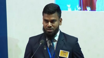 বক্তব্য দিচ্ছেন পিরু মোল্লা