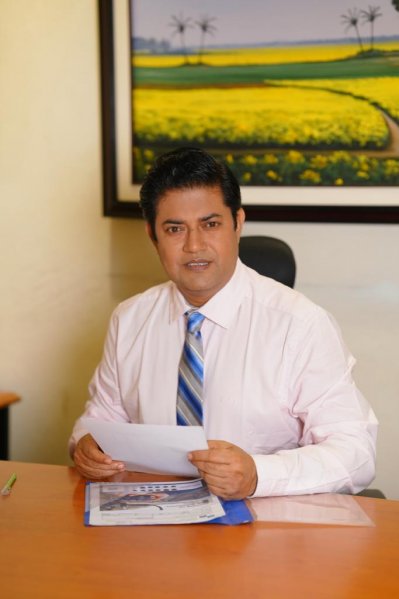 শুটিং স্পটে আহসান হাবিব নাসিম