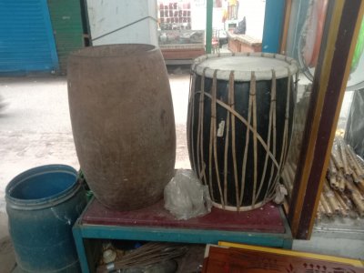 পূজা উপলক্ষে তৈরি হচ্ছে ঢোল
