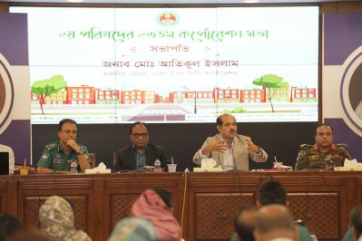 বৈঠকে ডিএনসিসি ও ডিএমপির কর্মকর্তারা