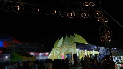 প্রস্তুতি শেষ, মণ্ডপে মণ্ডপে প্রার্থনা (ফটো স্টোরি)