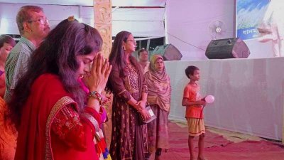 প্রস্তুতি শেষ, মণ্ডপে মণ্ডপে প্রার্থনা (ফটো স্টোরি)