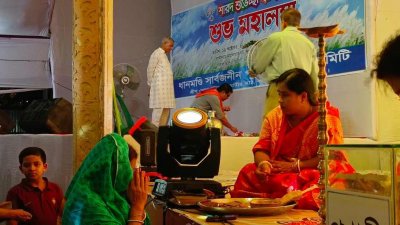 প্রস্তুতি শেষ, মণ্ডপে মণ্ডপে প্রার্থনা (ফটো স্টোরি)