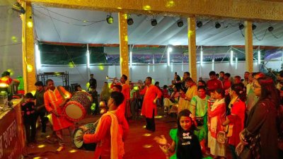 প্রস্তুতি শেষ, মণ্ডপে মণ্ডপে প্রার্থনা (ফটো স্টোরি)