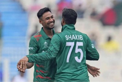 মোস্তাফিজ-সাকিবের আঘাতে আবারও চাপে পড়ে নেদারল্যান্ডস। 