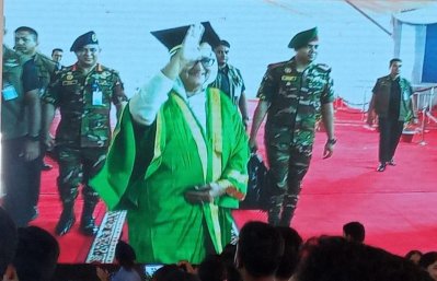 ঢাকা বিশ্ববিদ্যালয়ে বিশেষ সমাবর্তনে উপস্থিত হয়েছেন প্রধানমন্ত্রী শেখ হাসিনা